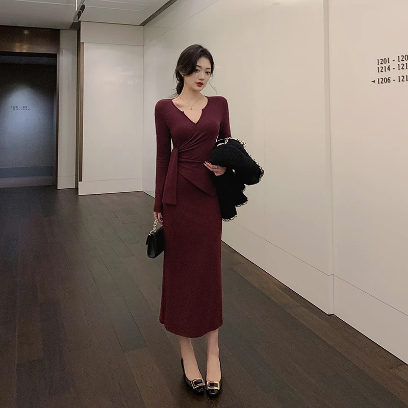 林关关针织连衣裙女秋冬修身长袖包臀裙小众不撞款收腰长裙Y83231