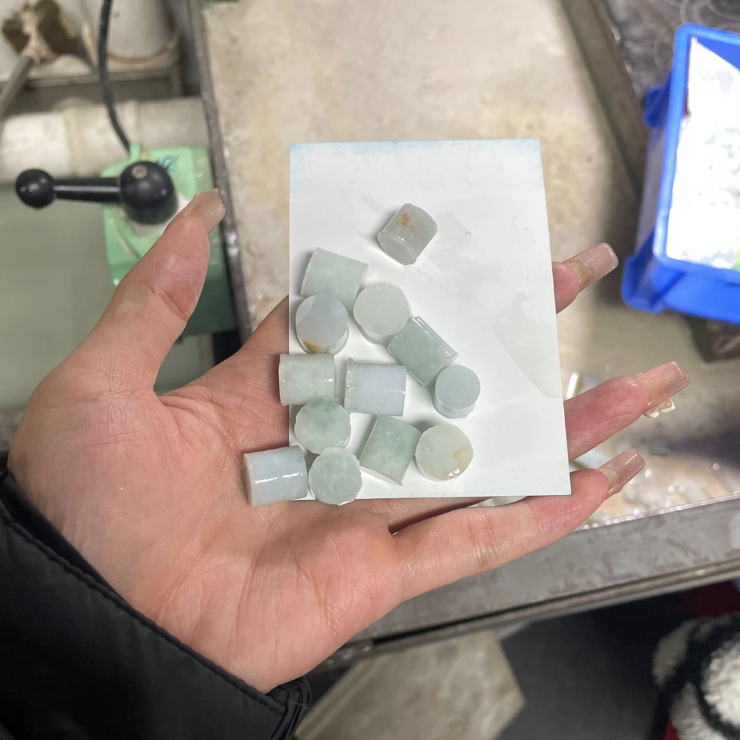 天然缅甸A货翡翠定制/多样性发货