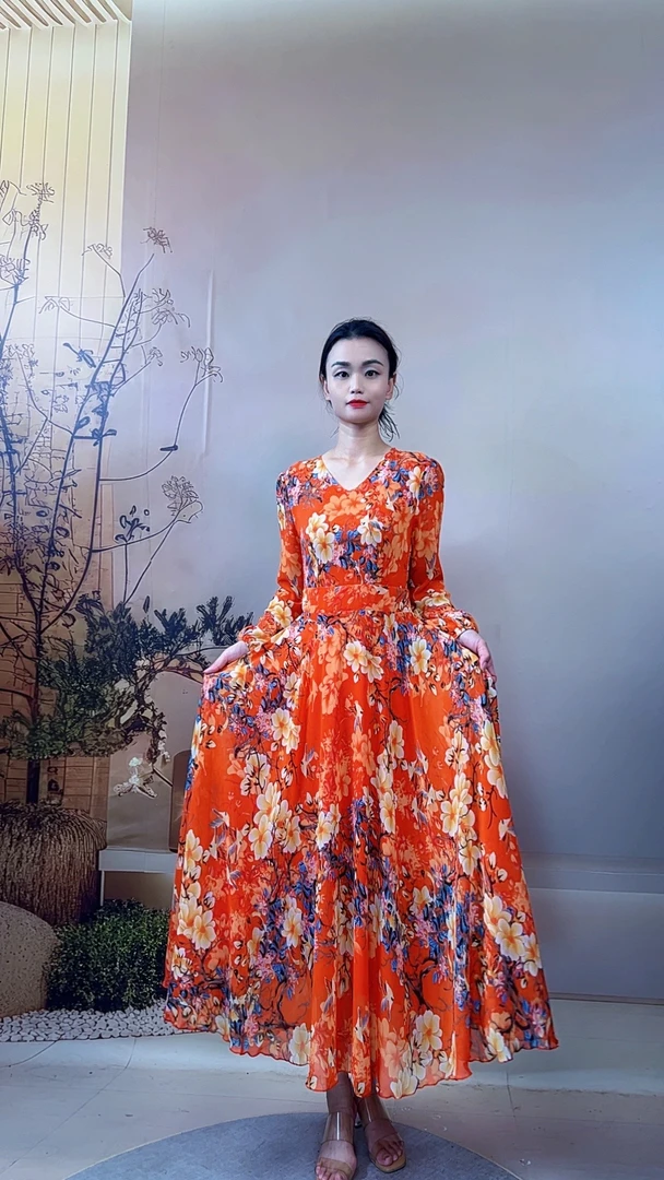 嫣雨蔻2025春夏新款长袖大摆碎花裙修身显瘦连衣裙橘红色53-250A