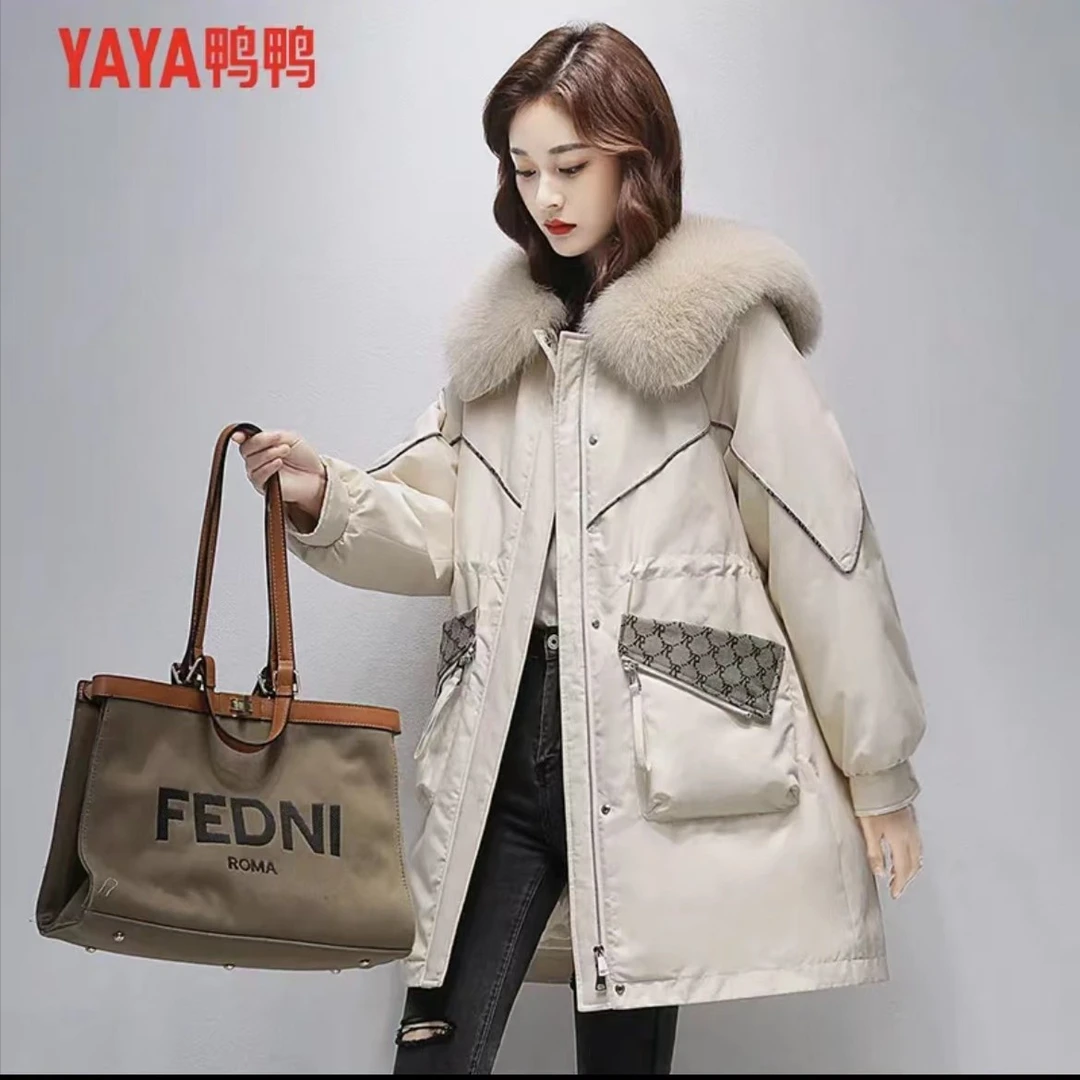 YAYA/鸭鸭羽绒服女中长款2023年冬季新款狐狸毛大毛领派克服外套