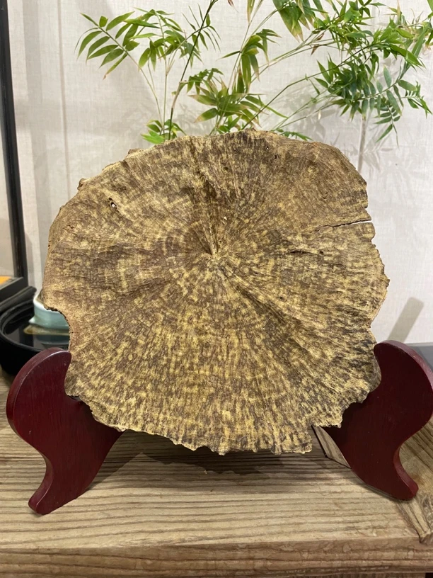 香港老头沉香摆件