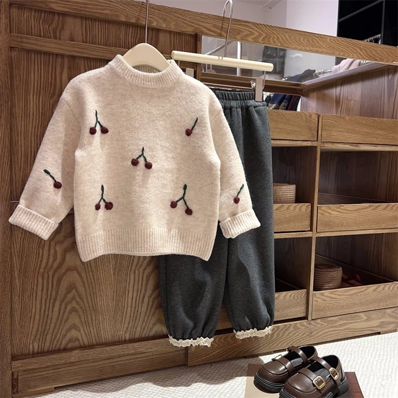 现货【樱桃毛衣】4375女童百搭舒适绣花针织套头毛衣洋气上衣冬装