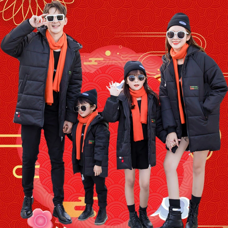 过年亲子装冬季一家三口棉衣2023新年棉袄炸街母女四口新年拜年服