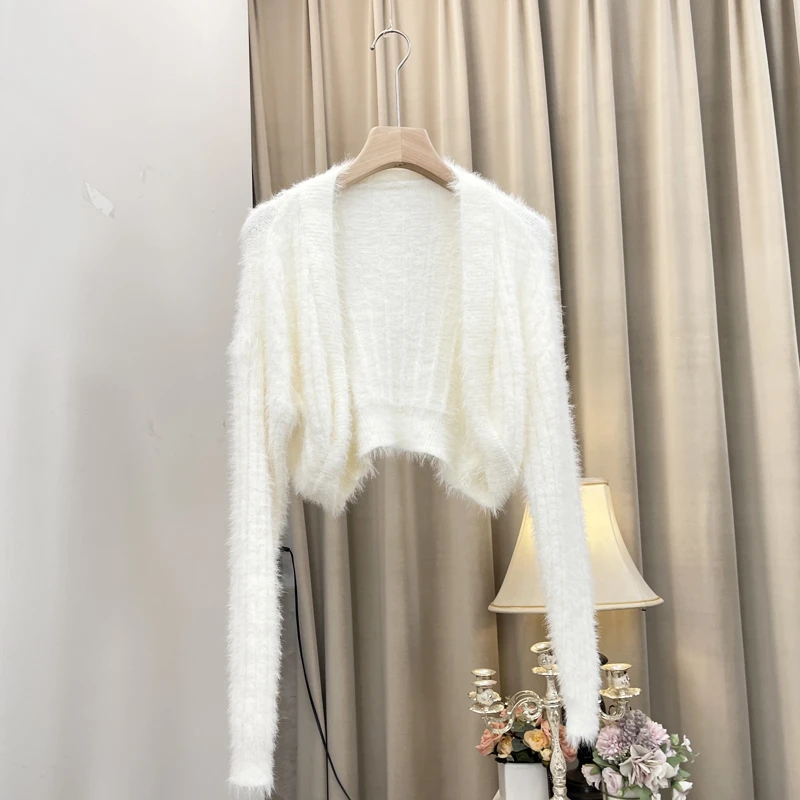 秋冬毛绒绒短款开衫哺乳女韩系