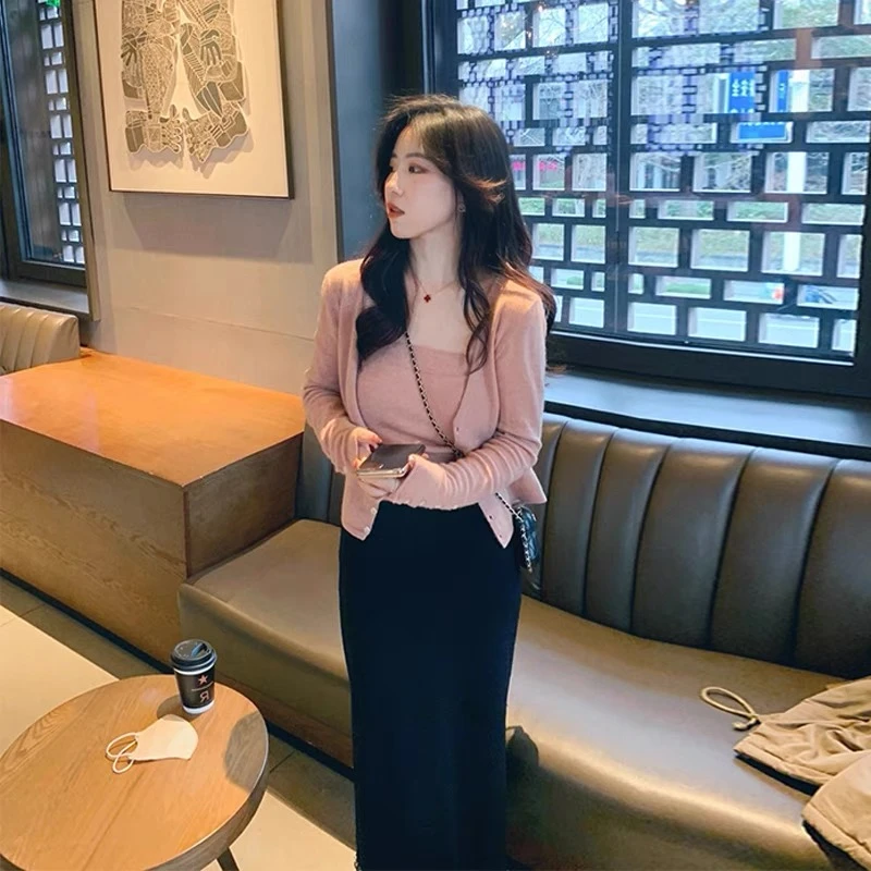 早秋新款轻熟风时尚显瘦长袖针织开衫上衣裹胸内搭背心包臀长裙女