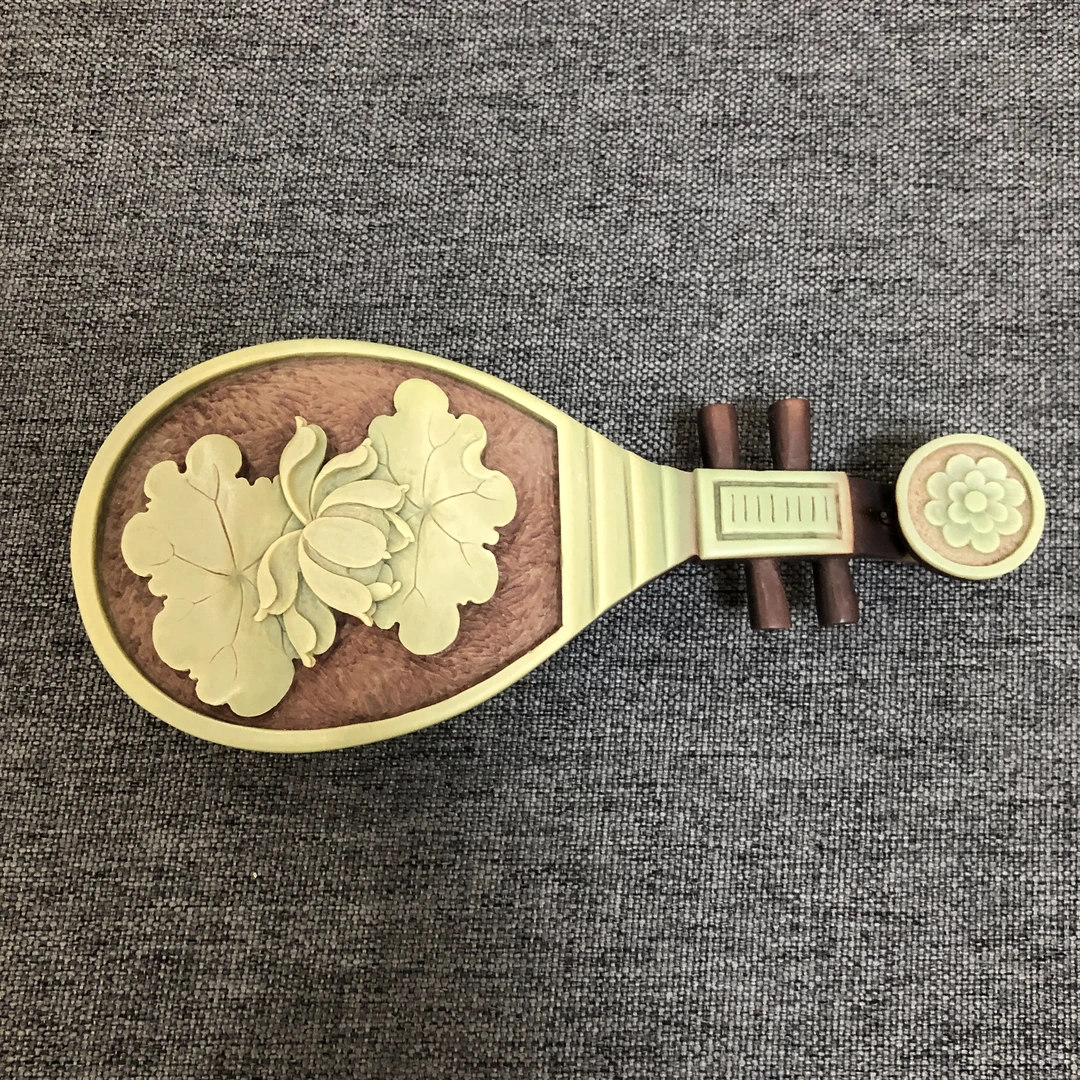 紫袍玉带石香插特色手工雕刻琵琶摆件工艺品天然原石展示