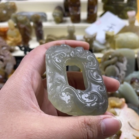 蛇纹石玉颈饰合金257
