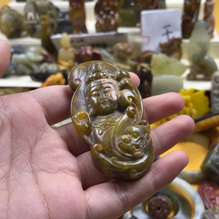蛇纹石玉颈饰合金146