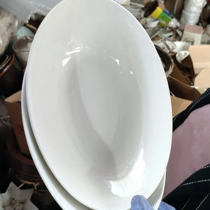 摆件盘子碗茶壶啥都有