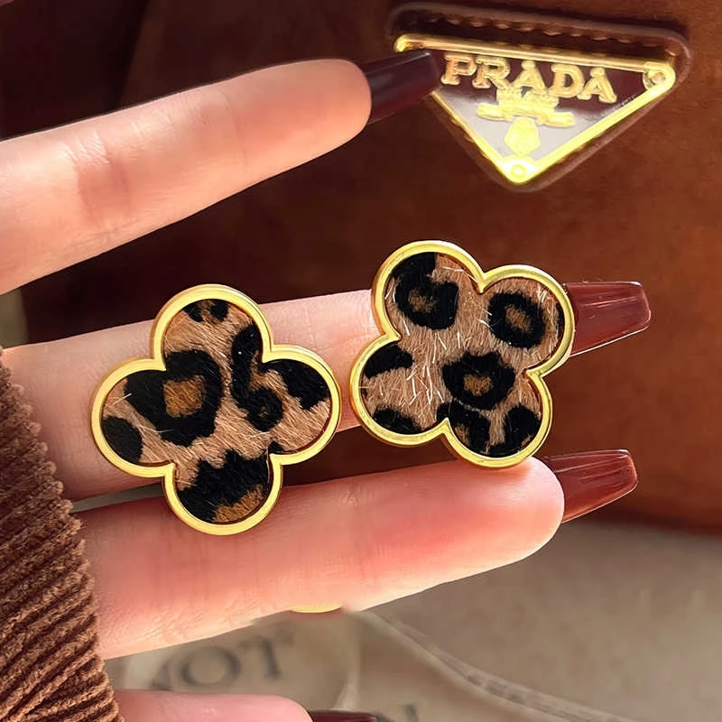 秋冬复古感豹纹四叶花耳钉轻奢小众设计气质耳饰时尚个性耳环