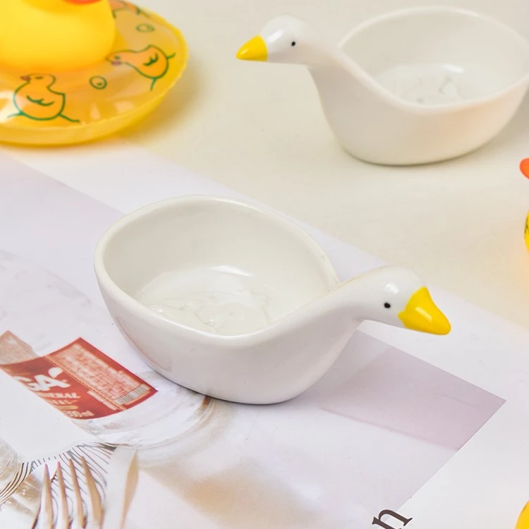 创意可爱陶瓷资料碟趣味发财鸭厨房家用味碟不规则釉下彩调味碟