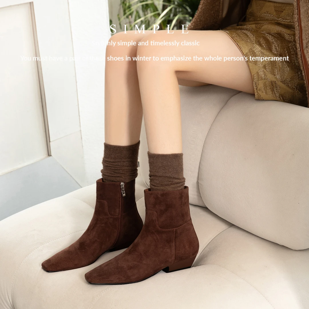 艾妃~巨显瘦2024秋冬新款真皮短靴女中跟舒适侧拉链靴子翻皮方头
