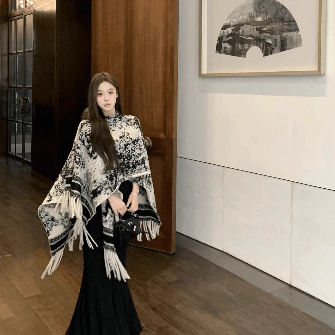 复古水墨画双面斗蓬披肩外套女秋季宽松围巾女款爆款百搭冬天围巾