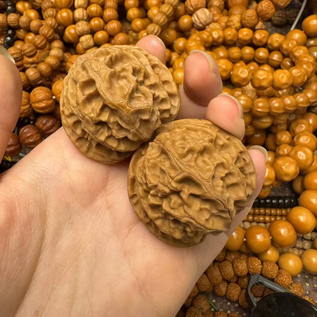 苹果圆核桃37-39mm原生态文玩核桃一对