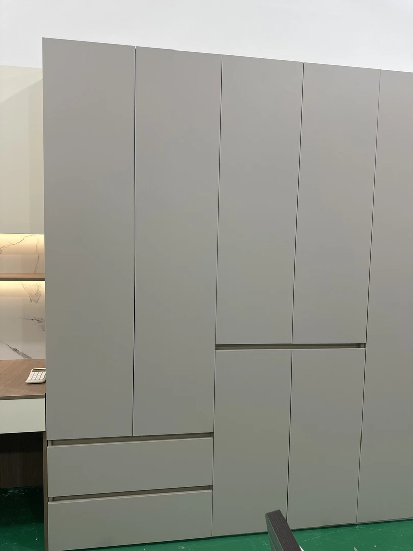 新疆包邮极简风分段式免拉手衣柜家用卧室大容量储物柜可定制