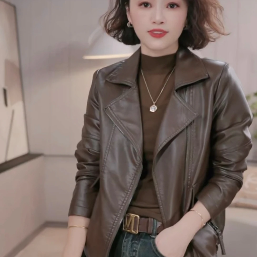 中年女士洋气短款PU皮衣时尚遮肚子显瘦上衣2025新款40岁30潮流款