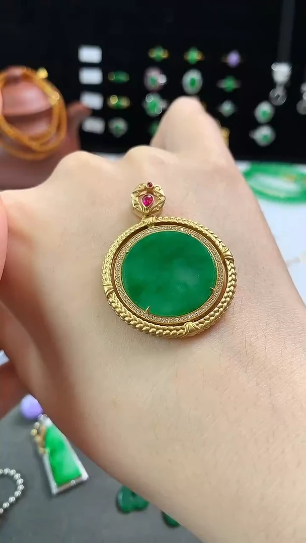【闪购商品】翡翠吊坠18K金镶嵌吊坠
