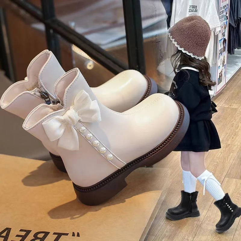 秋冬女童儿童马丁靴子春秋2024新款公主小女孩加绒软底皮靴中大童