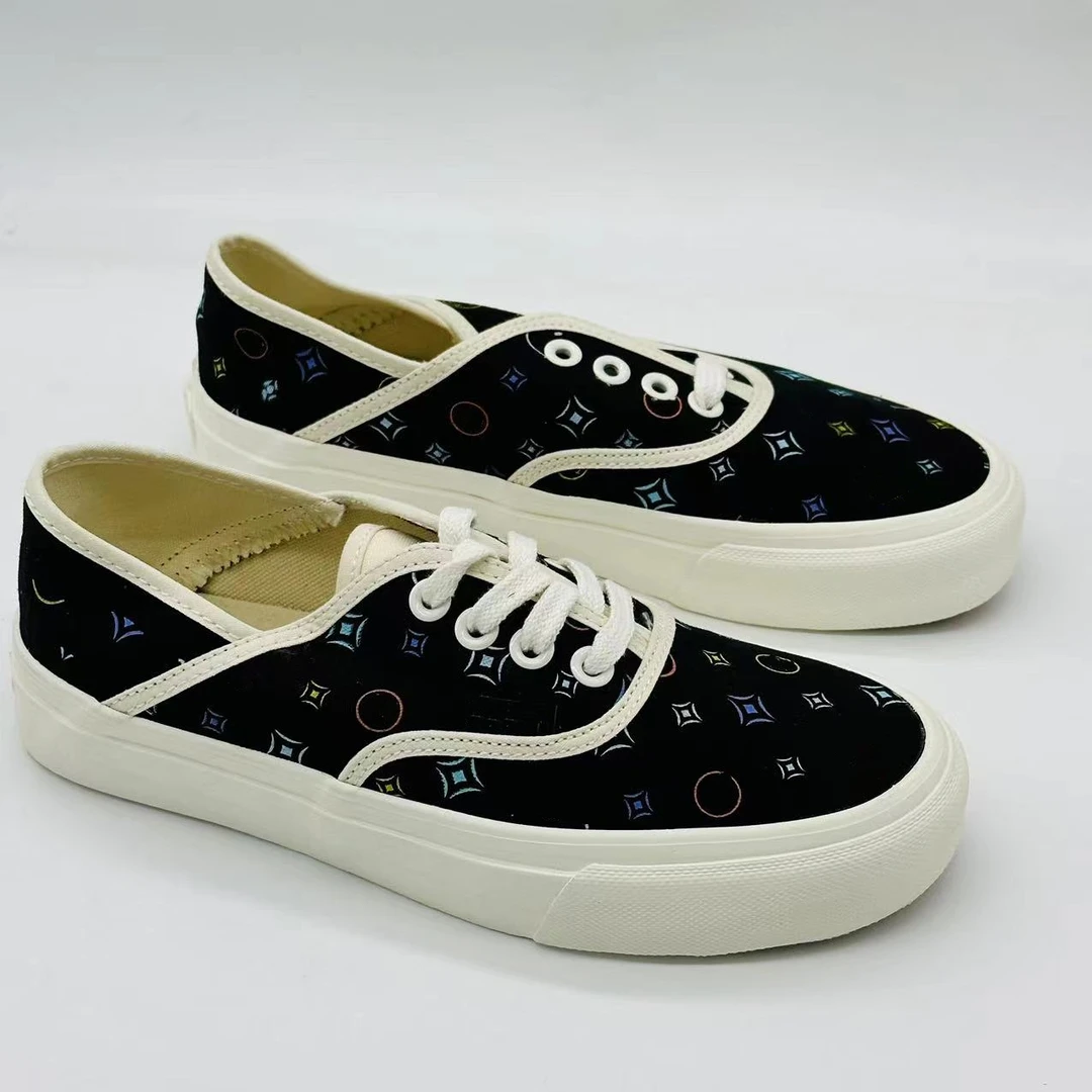 女款潮流百搭时尚休闲帆布鞋（629110005）