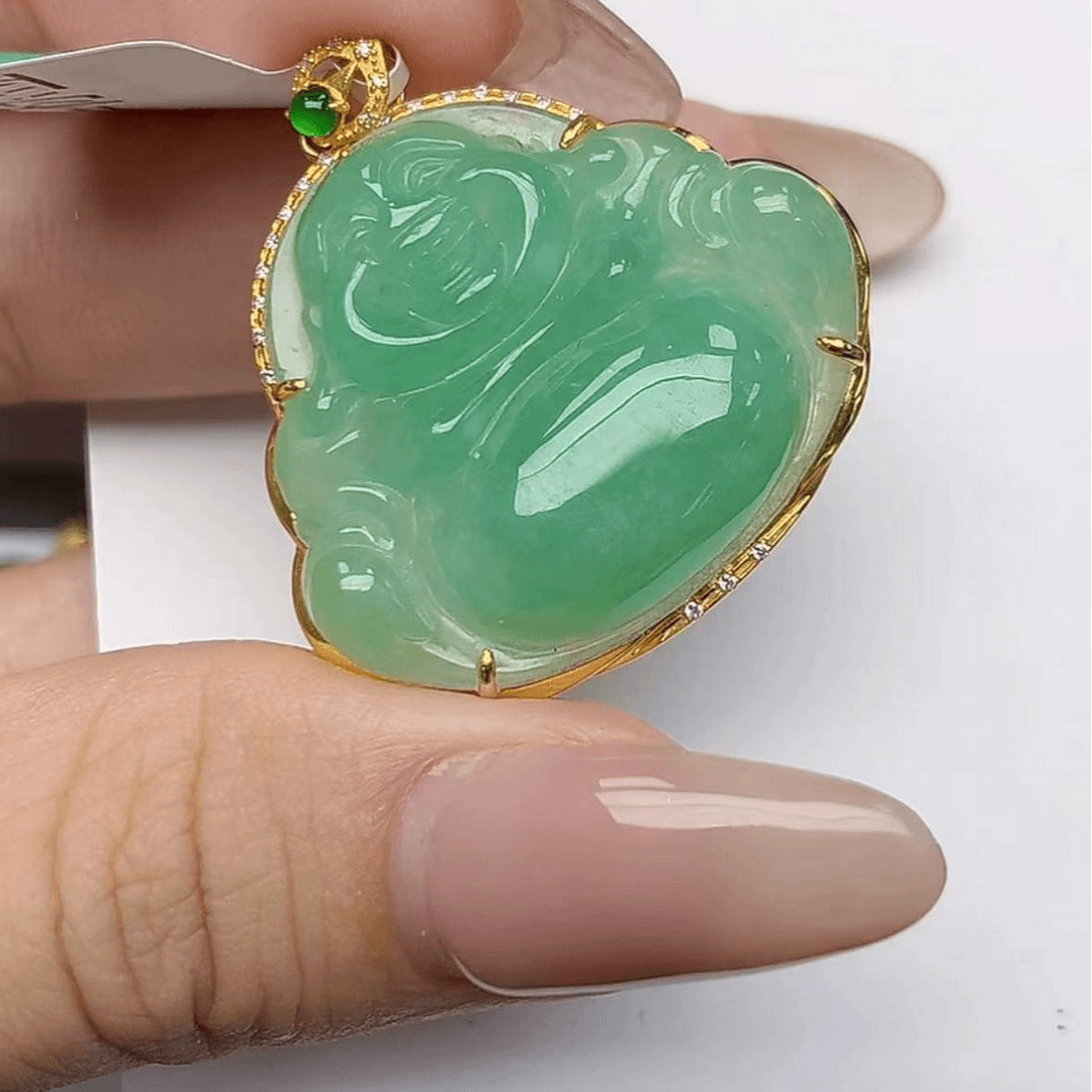 2000 天然A货翡翠镶嵌18K金吊坠