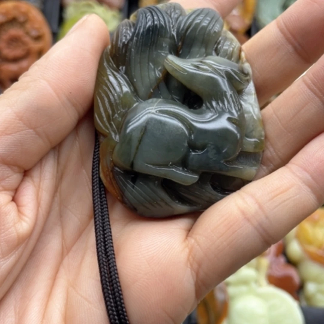 【闪购商品】蛇纹石玉颈饰合金小*哥