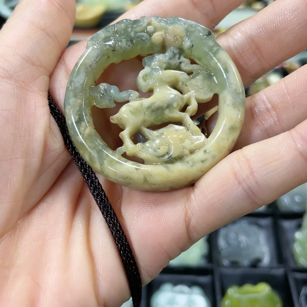 蛇纹石玉颈饰银S925镀金镶嵌