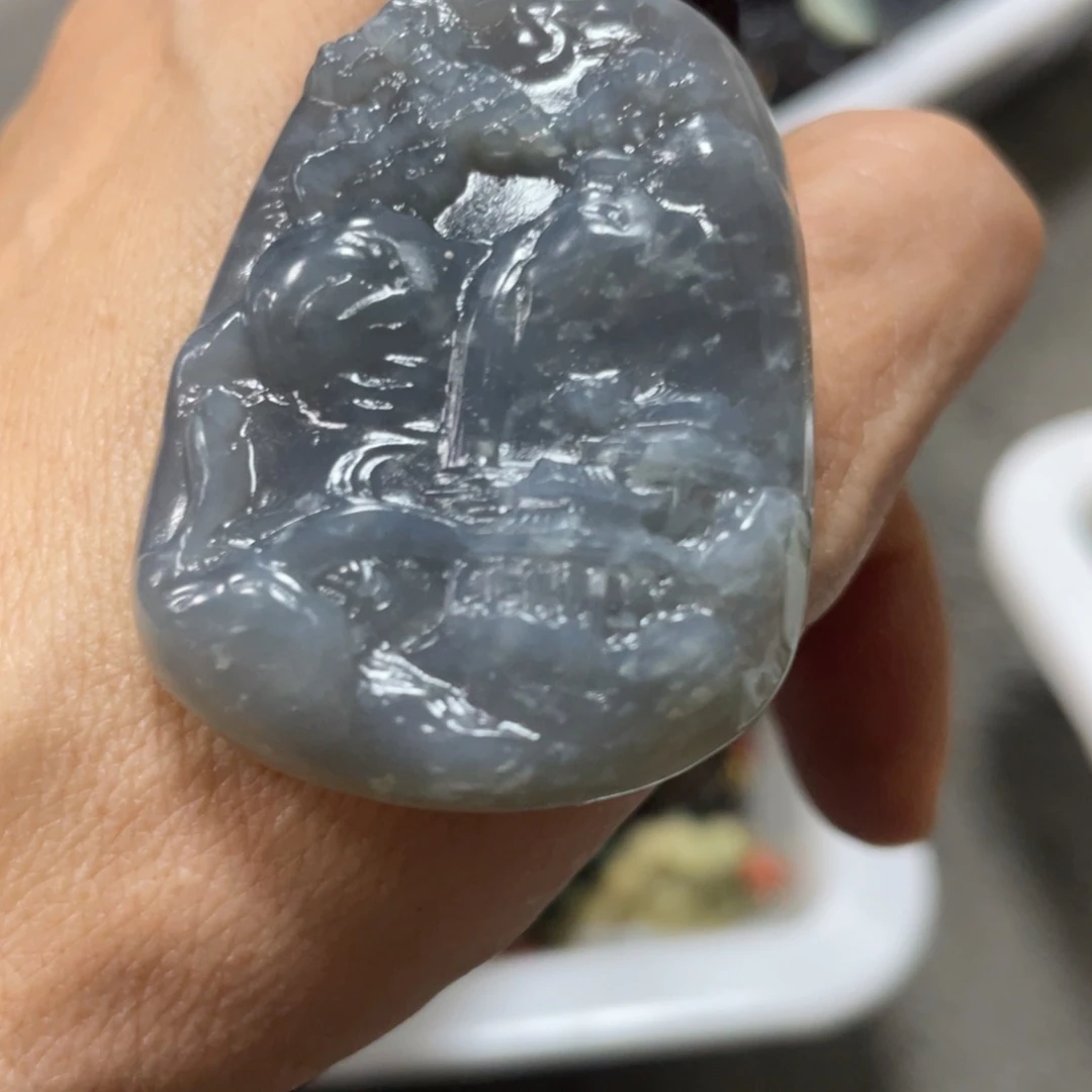 蛇纹石玉颈饰未镶嵌