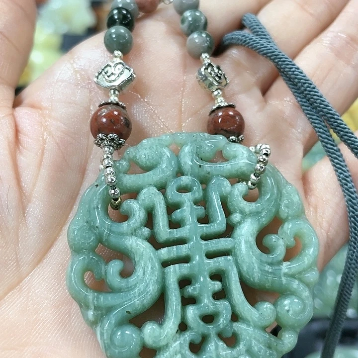 蛇纹石玉颈饰未镶嵌