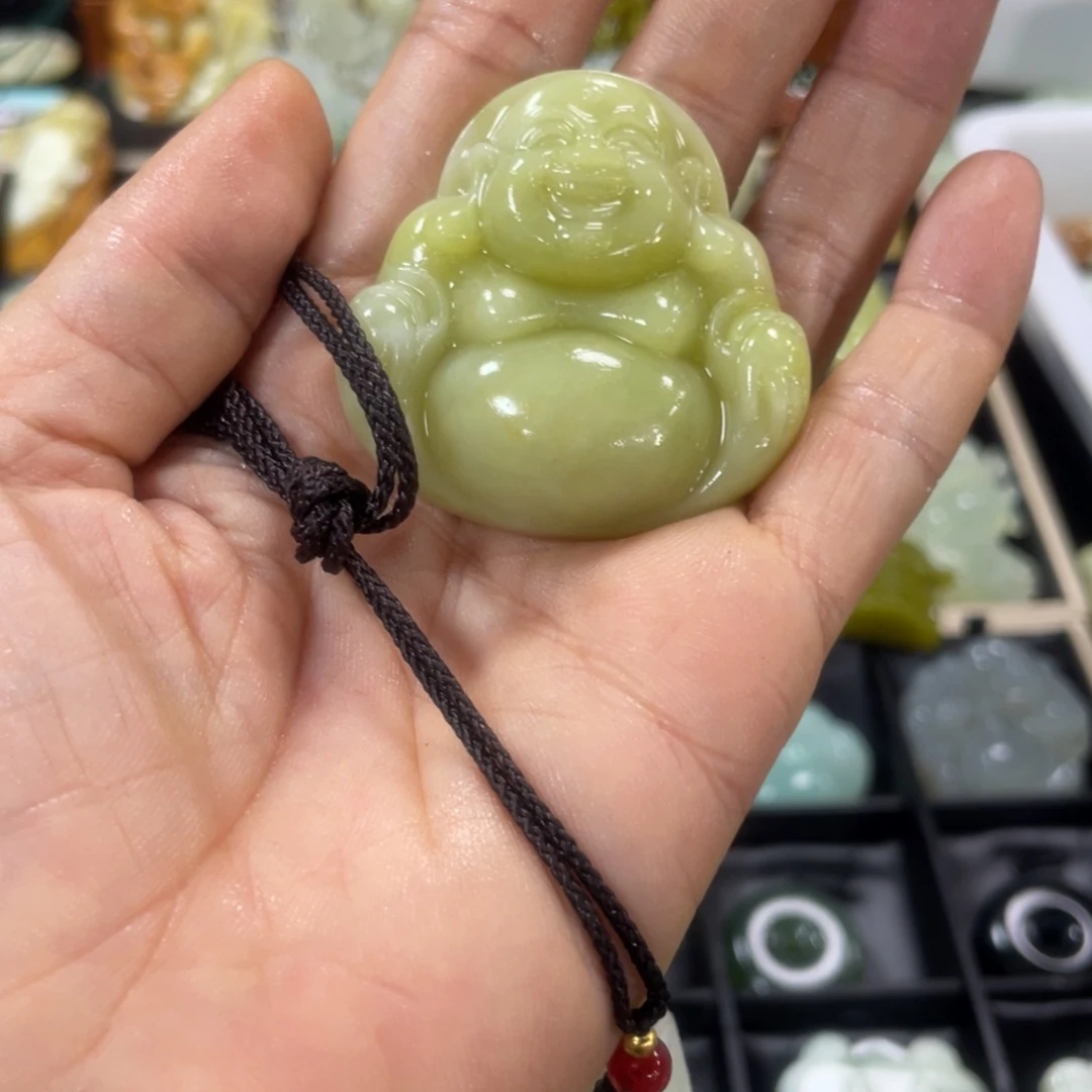 蛇纹石玉颈饰合金