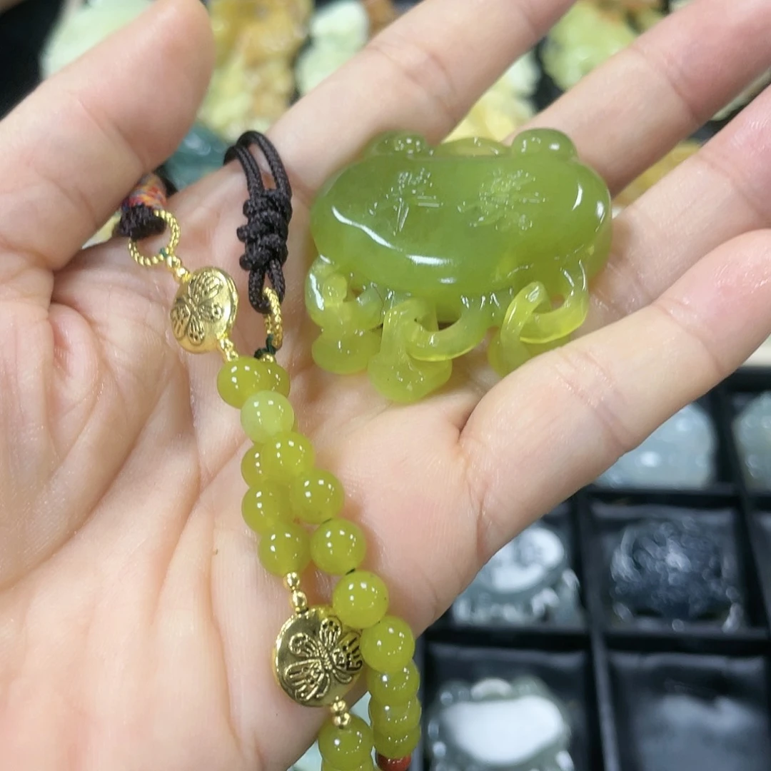 蛇纹石玉颈饰未镶嵌猫*修