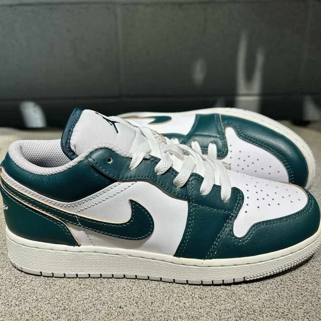【NK/就近门店发货】NIKE耐克大童AIRJORDAN1低帮休闲鞋FQ8041-300