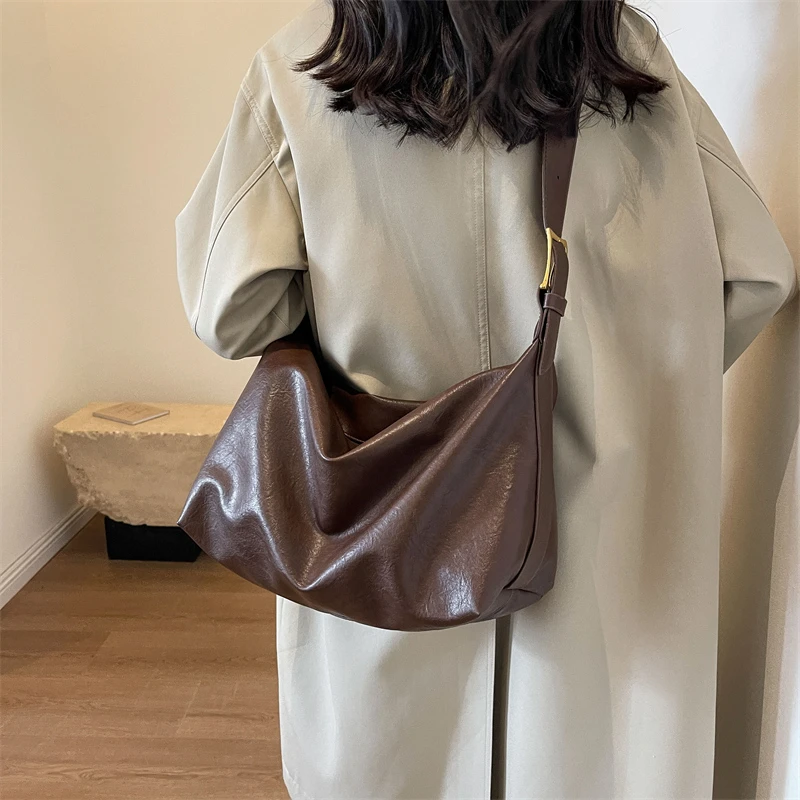 百搭大容量女包通勤斜挎包爆款包包简约单肩肩包时尚休闲通勤网红