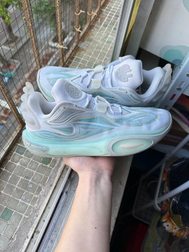 42码/李宁 全程11v2蓝白 9新成色 公价602 篮球鞋