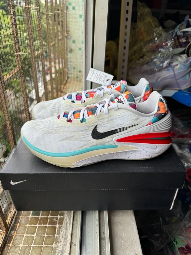 44.5码/Nike gt2.0白红兔年 9新成色 公价1024 篮球鞋