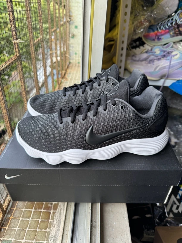 43码/Nike HD2017low黑白 99新成色 公价559 篮球鞋