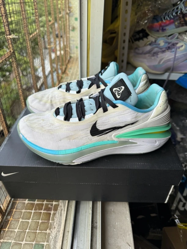 42码/Nike gt2.0白绿 9新成色 公价1009 篮球鞋