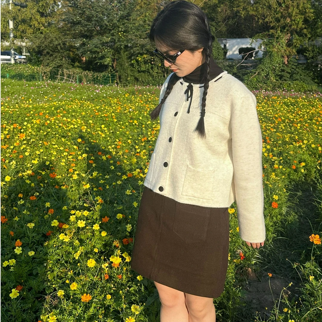 Three : 2024新款毛呢半身裙高腰显瘦秋冬百搭裙包臀短款时尚