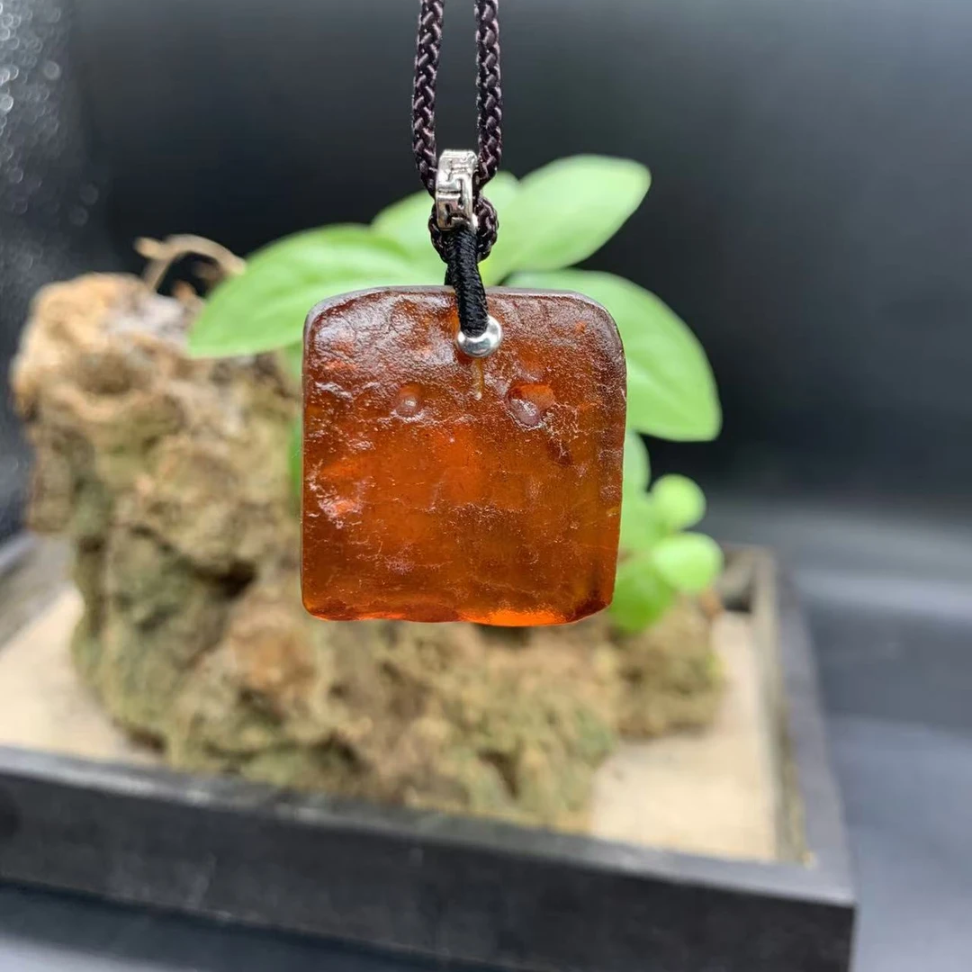 定制琥珀蜜蜡裸石牌子