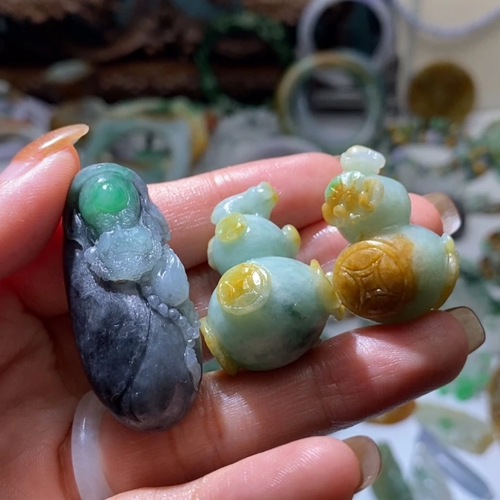 定制翡翠未镶嵌东**憨毛货