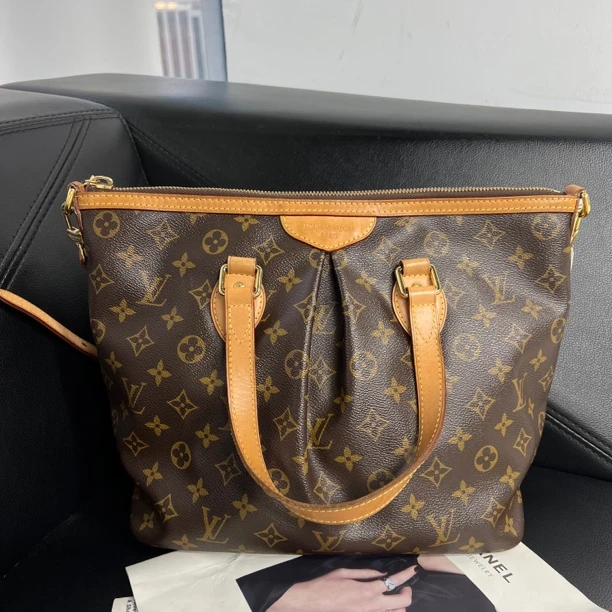 95新 LouisVuitton/路易威登 捐金沉珠/小号派拉蒙单肩