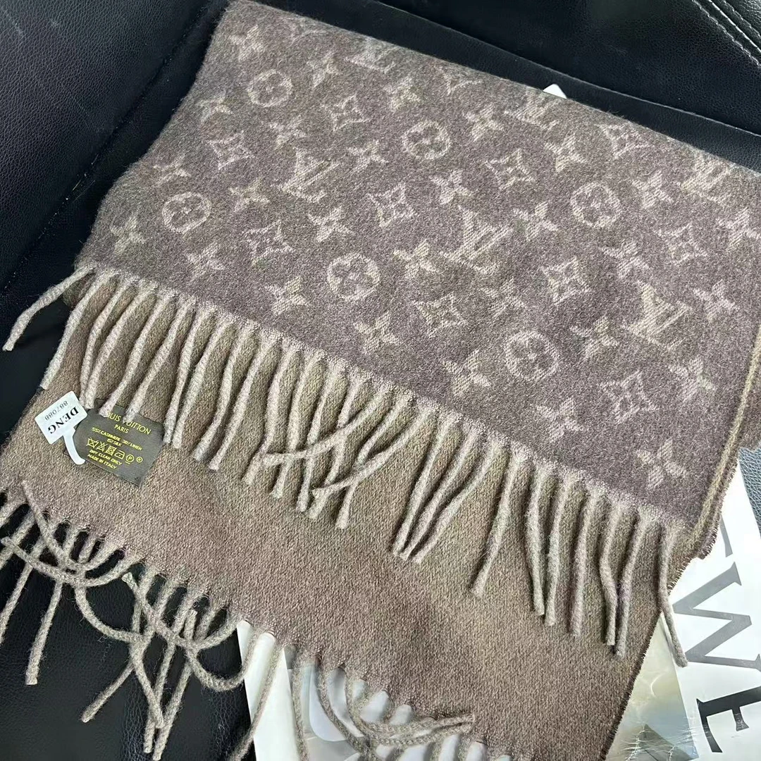 95新 LouisVuitton/路易威登 捐金沉珠/围巾