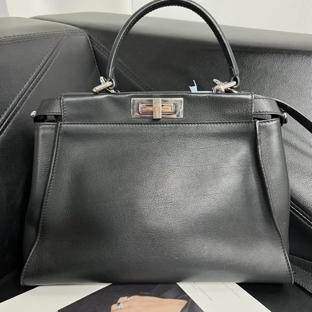 95新 FENDI/芬迪 捐金沉珠/芬迪/Fendi/黑色peekaboo