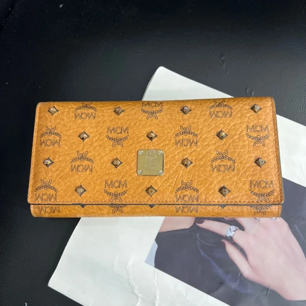 95新 MCM 捐金沉珠/干邑色钱包