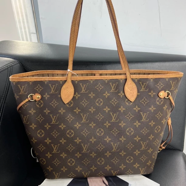95新 LouisVuitton/路易威登 捐金沉珠/中号nf单肩