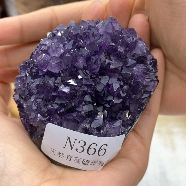 水晶大型摆件（非配饰）未镶嵌一****。