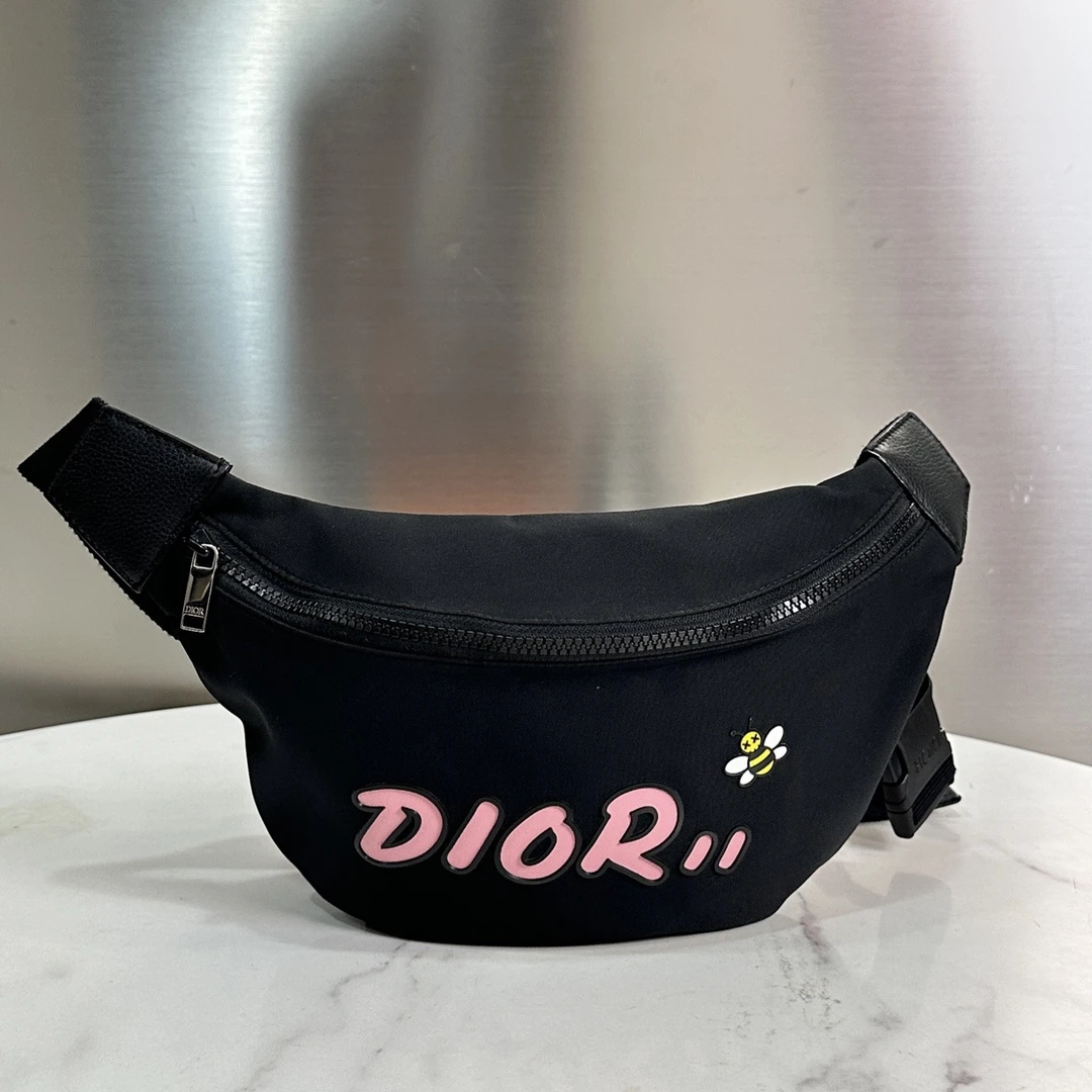95新 DIOR/迪奥 Dior迪奥 × Kaws联名蜜蜂 腰包斜挎包9261274