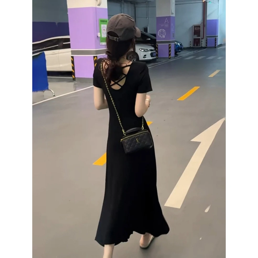 黑色露背短袖连衣裙女夏后背镂空长裙气质收腰显瘦中长款a字T恤裙
