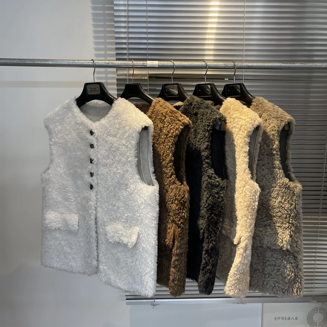 羊羔毛马甲背心女2024年秋季新款洋气小香风无袖坎肩马甲外套