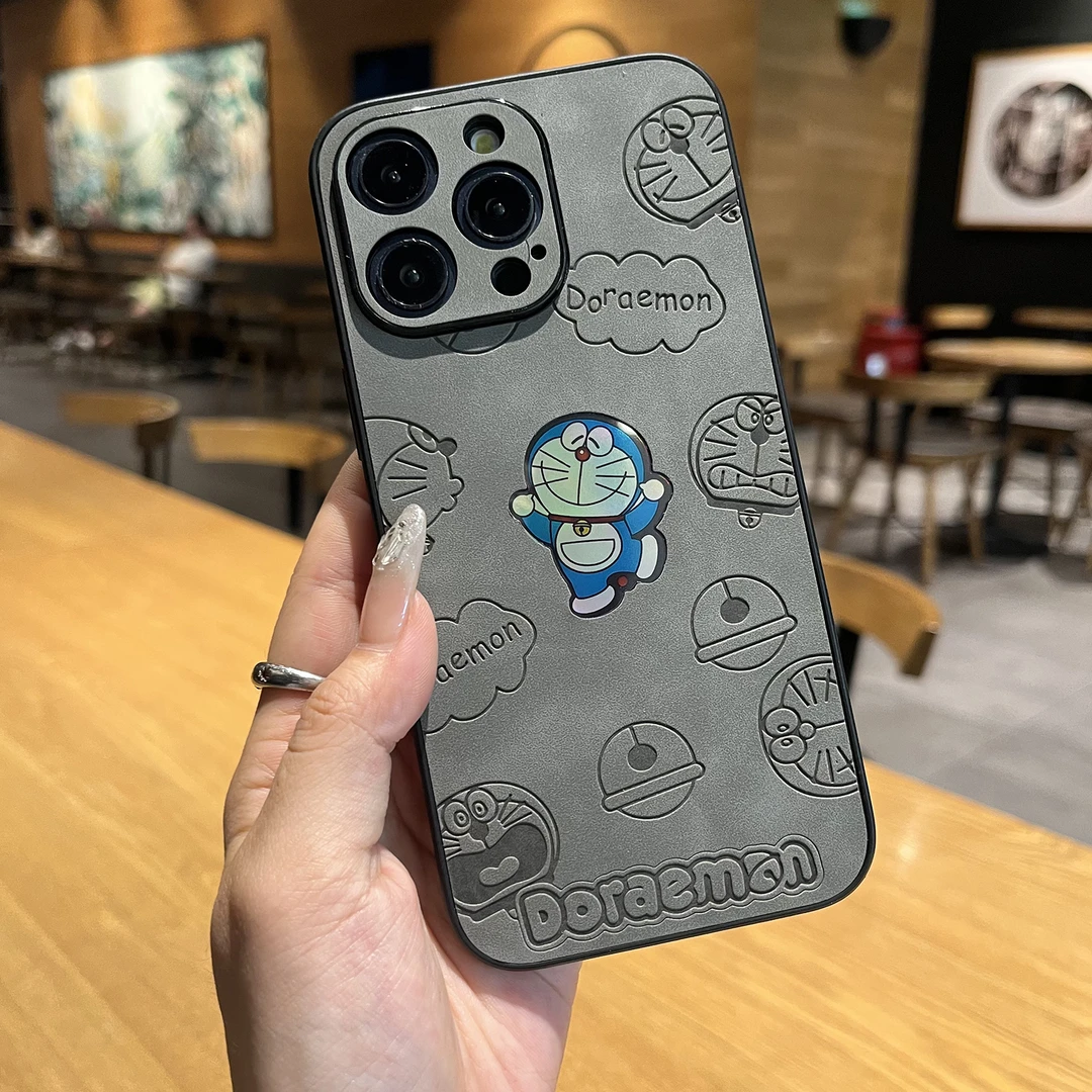 可爱叮当猫带镜头膜适用苹果11/12/13手机壳iPhone14promax卡通15