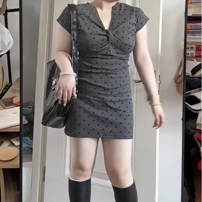 【甜酷点点】微胖大码显瘦甜酷性感V领修身夏季短袖连衣裙